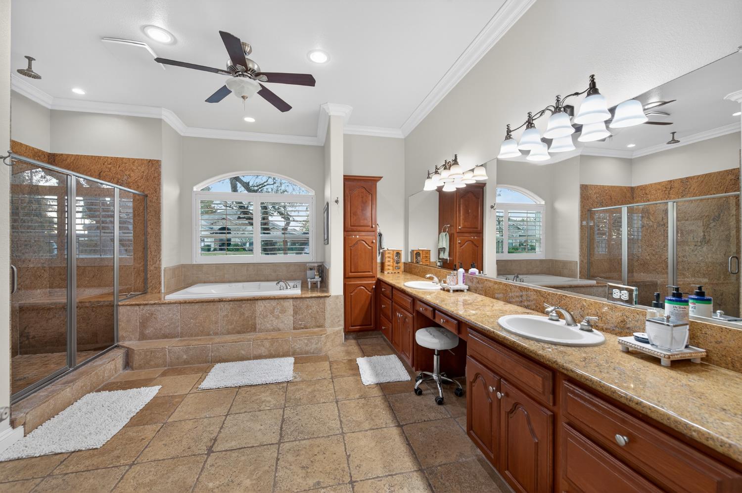 1303 Jordan Ave, Clovis, CA 93611