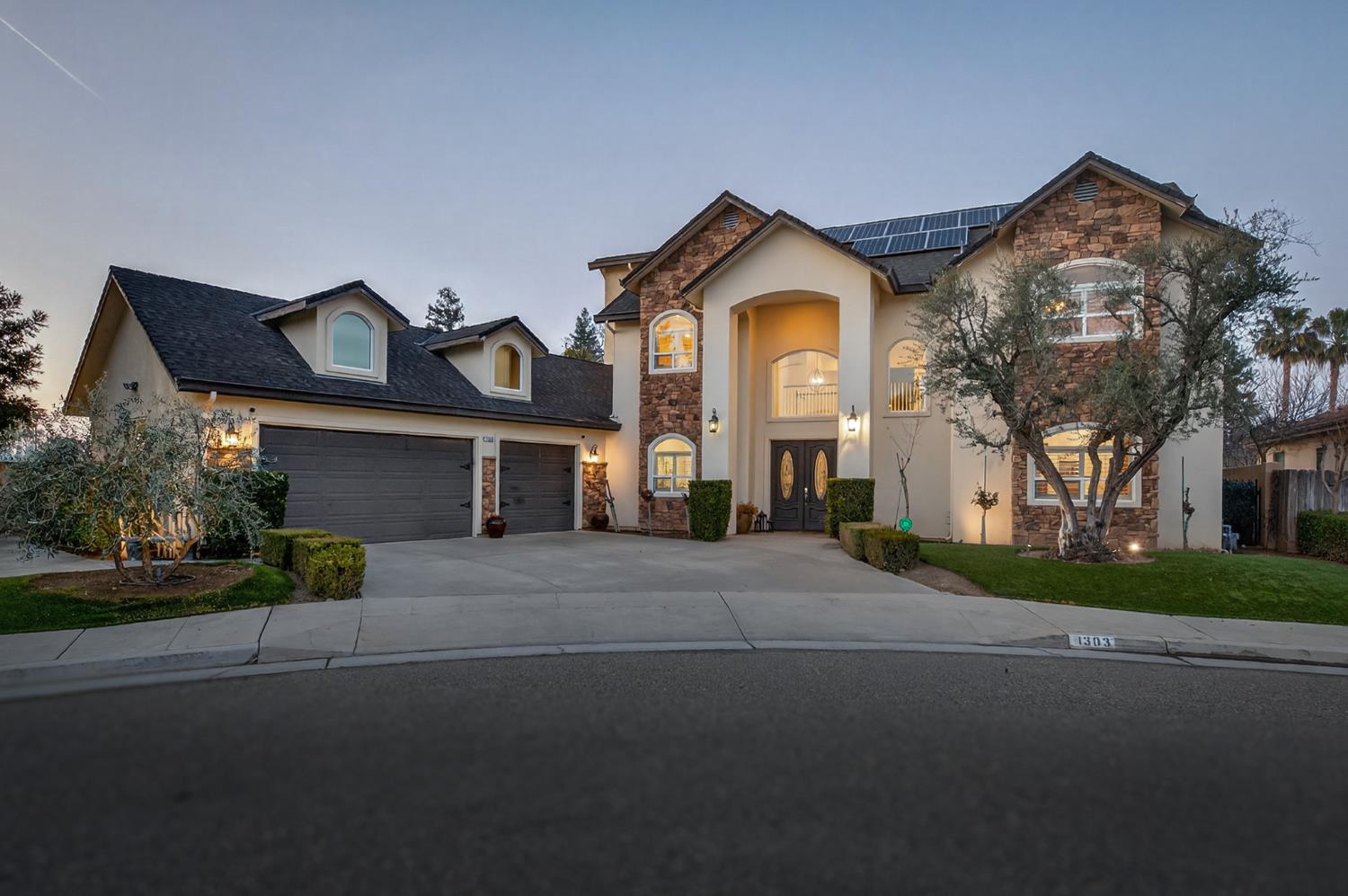 1303 Jordan Ave, Clovis, CA 93611