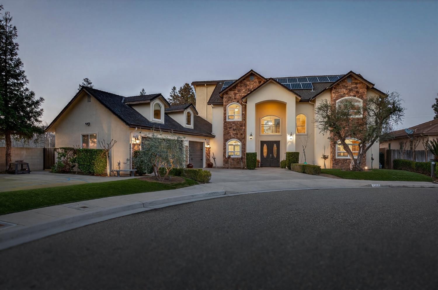 1303 Jordan Ave, Clovis, CA 93611