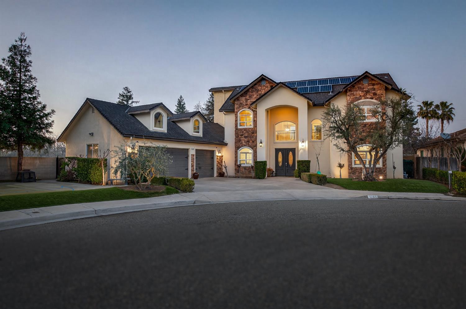 1303 Jordan Ave, Clovis, CA 93611