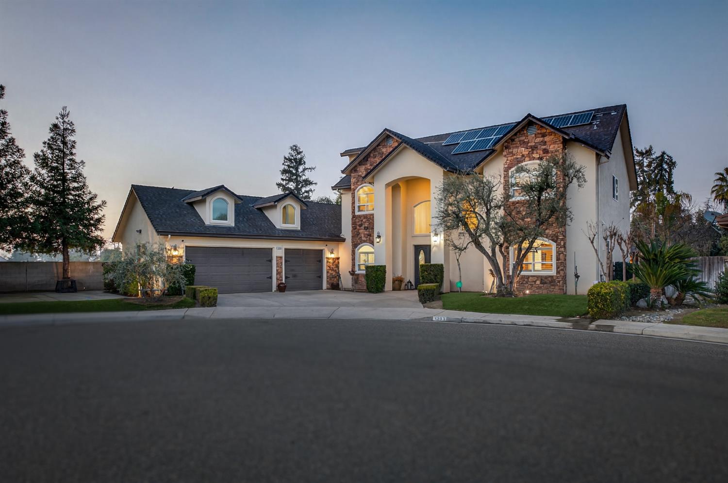 1303 Jordan Ave, Clovis, CA 93611