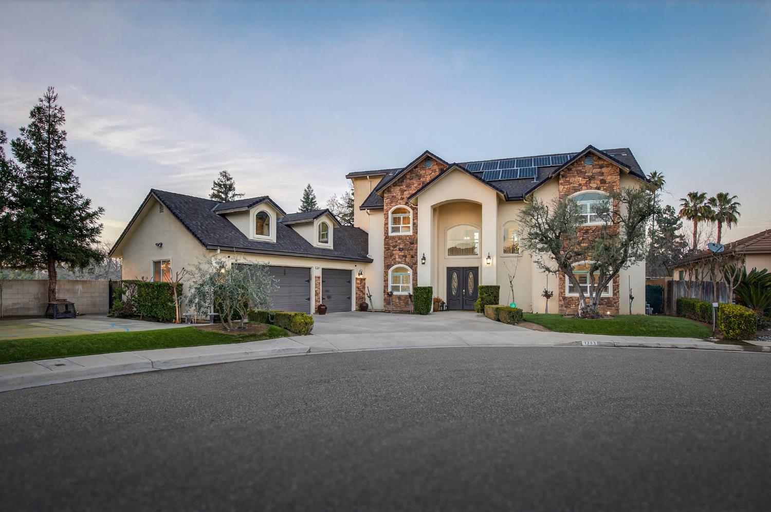 1303 Jordan Ave, Clovis, CA 93611