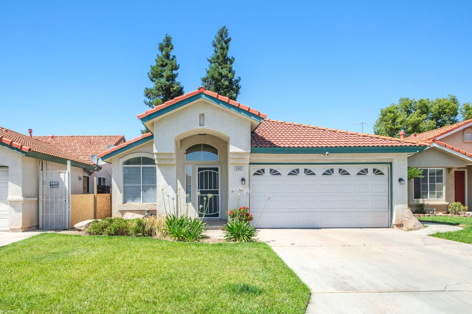 5682 W Sample Ave, Fresno, CA 93722