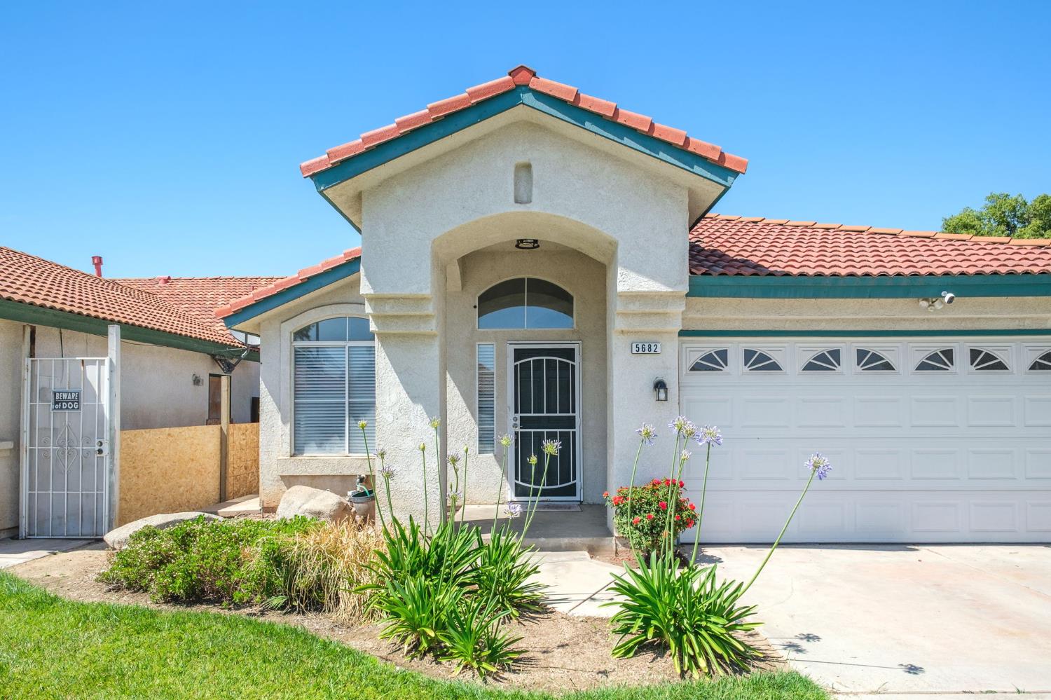 5682 W Sample Ave, Fresno, CA 93722