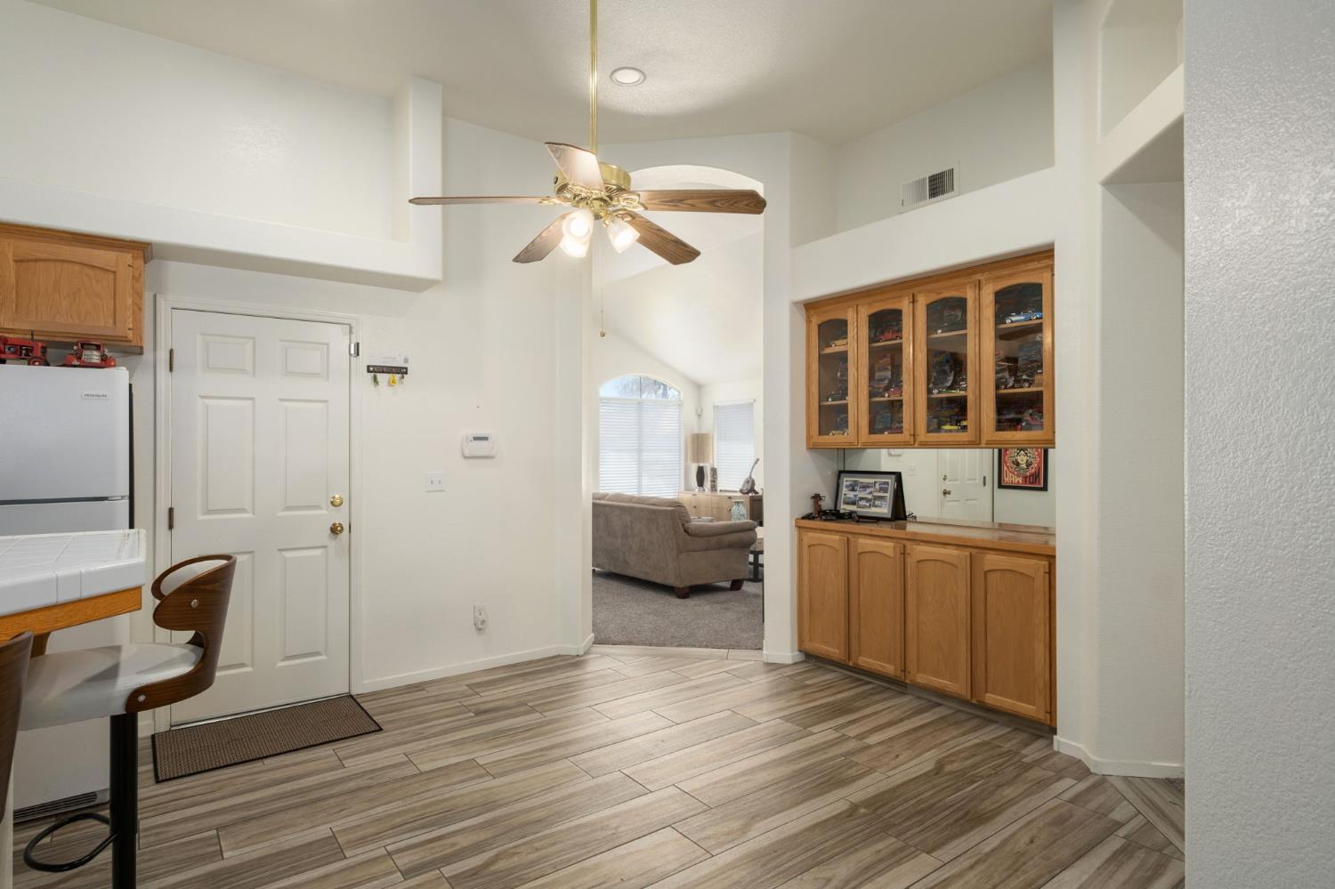 5682 W Sample Ave, Fresno, CA 93722