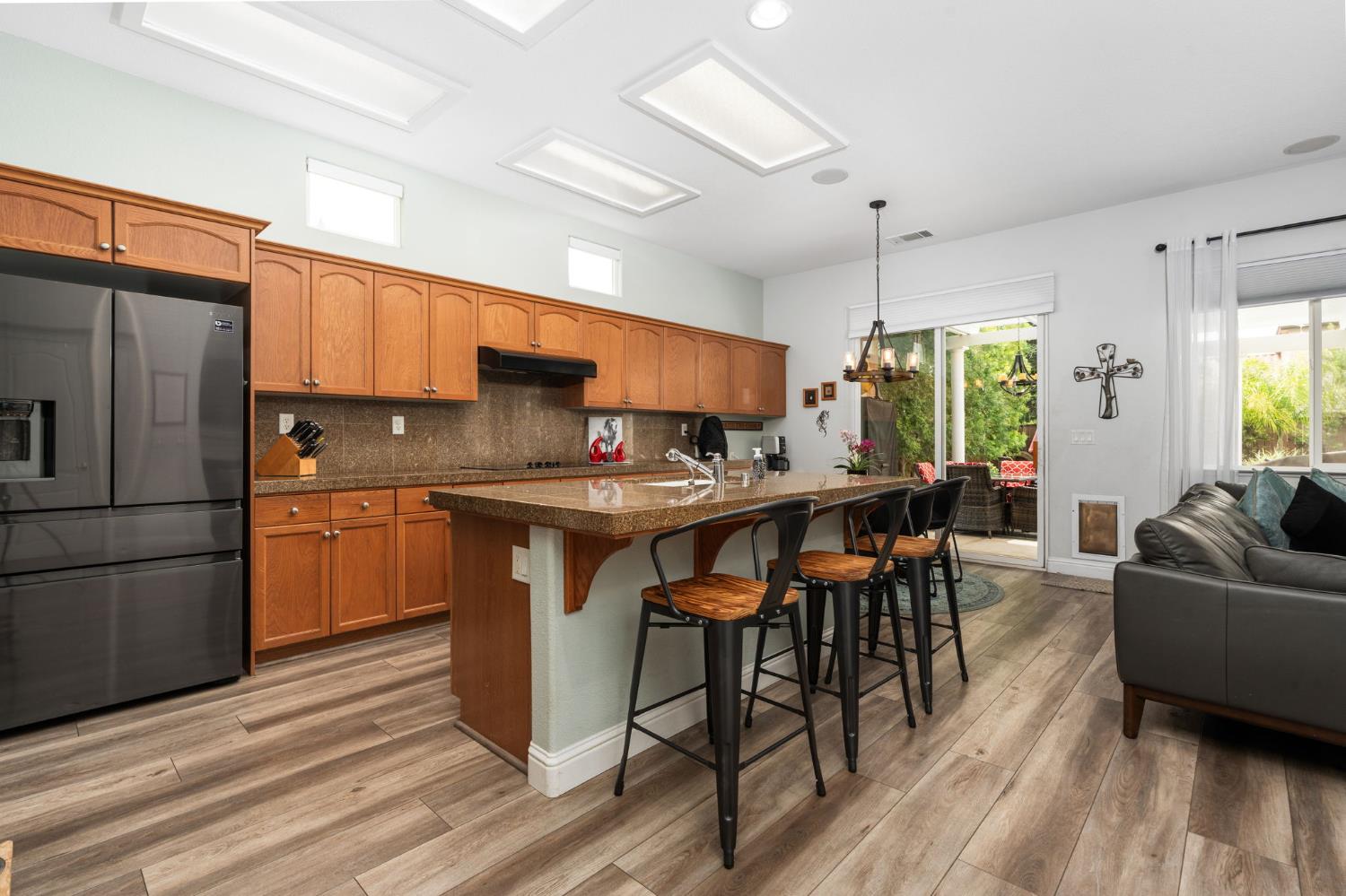 1812 N Graybark Ave, Clovis, CA 93619