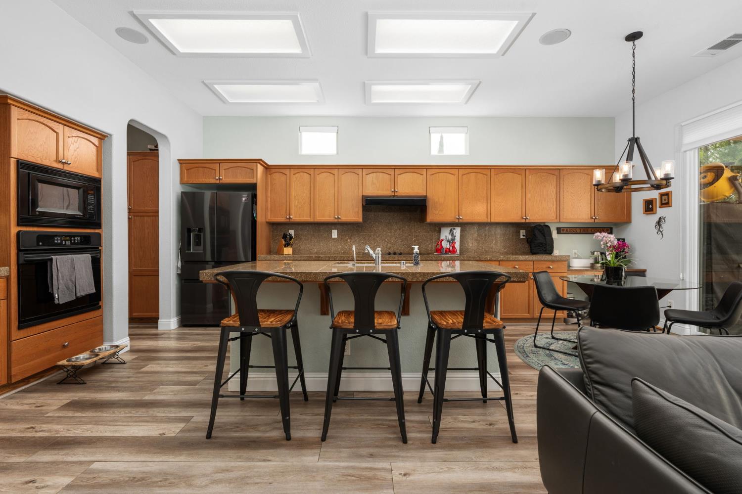 1812 N Graybark Ave, Clovis, CA 93619