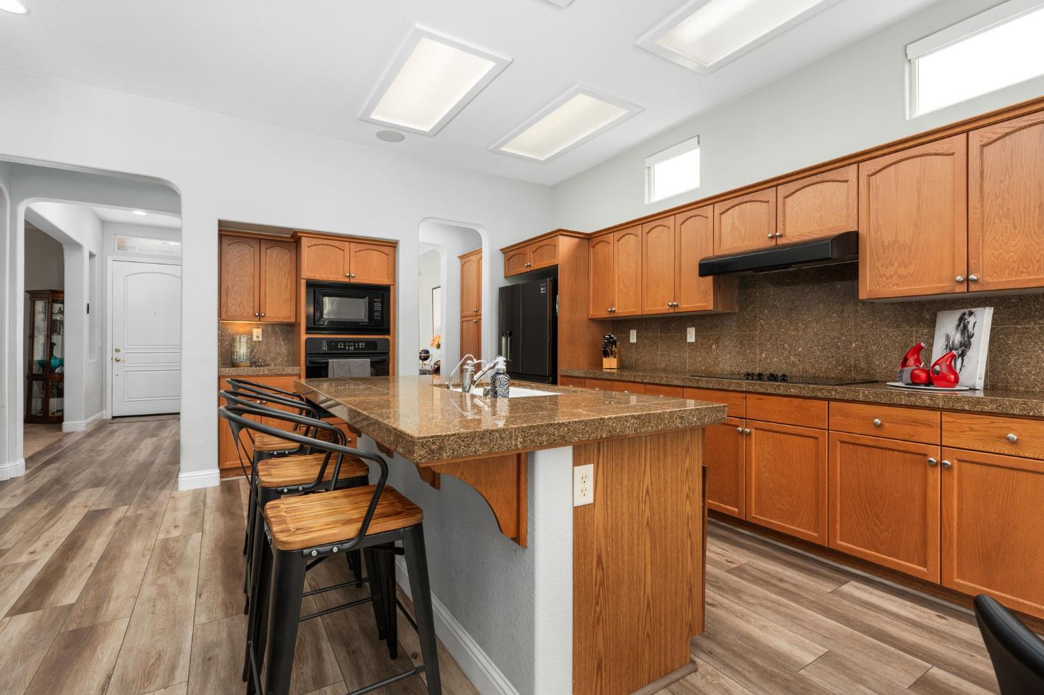 1812 N Graybark Ave, Clovis, CA 93619