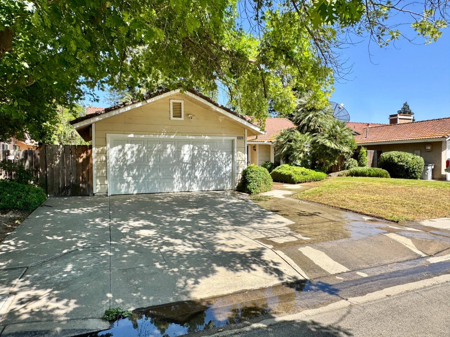 6574 N Delbert Ave, Fresno, CA 93722