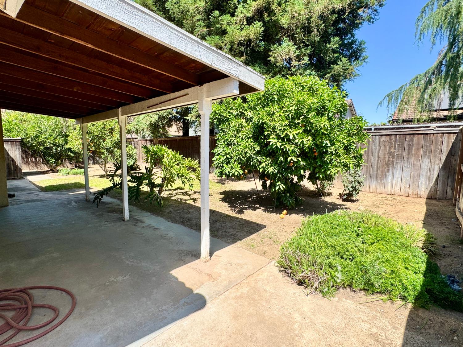 6574 N Delbert Ave, Fresno, CA 93722