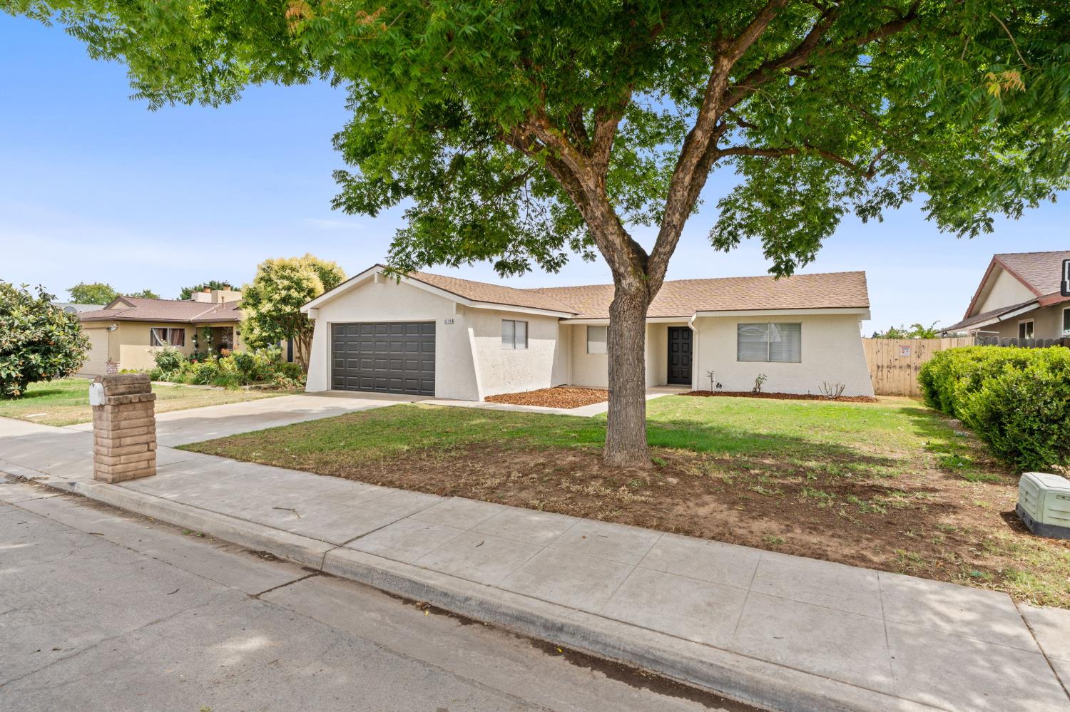 5339 W Swift Ave, Fresno, CA 93722