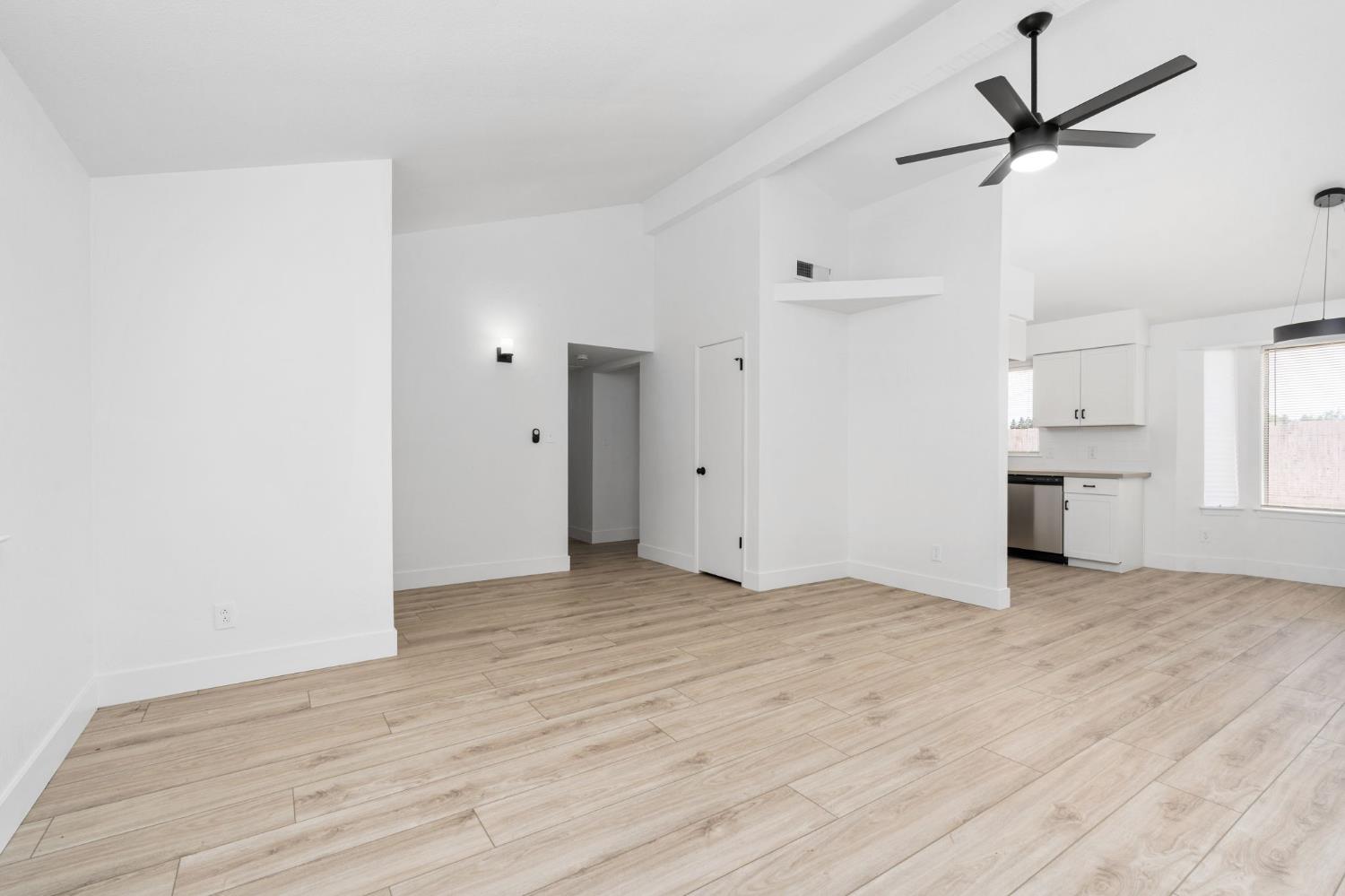 5339 W Swift Ave, Fresno, CA 93722