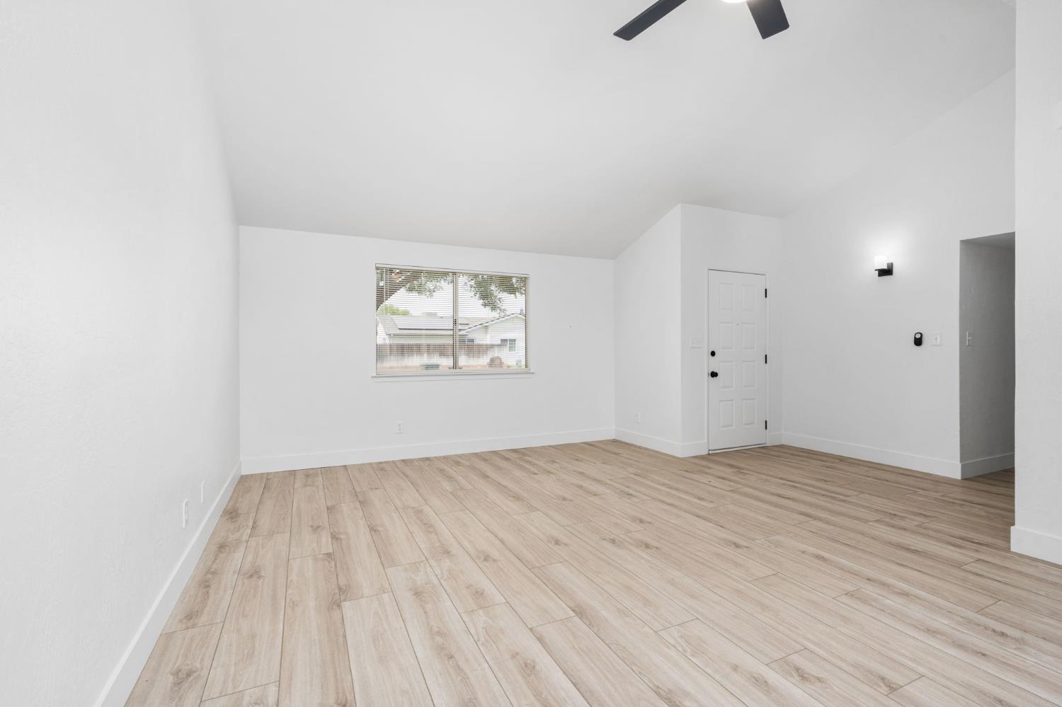 5339 W Swift Ave, Fresno, CA 93722