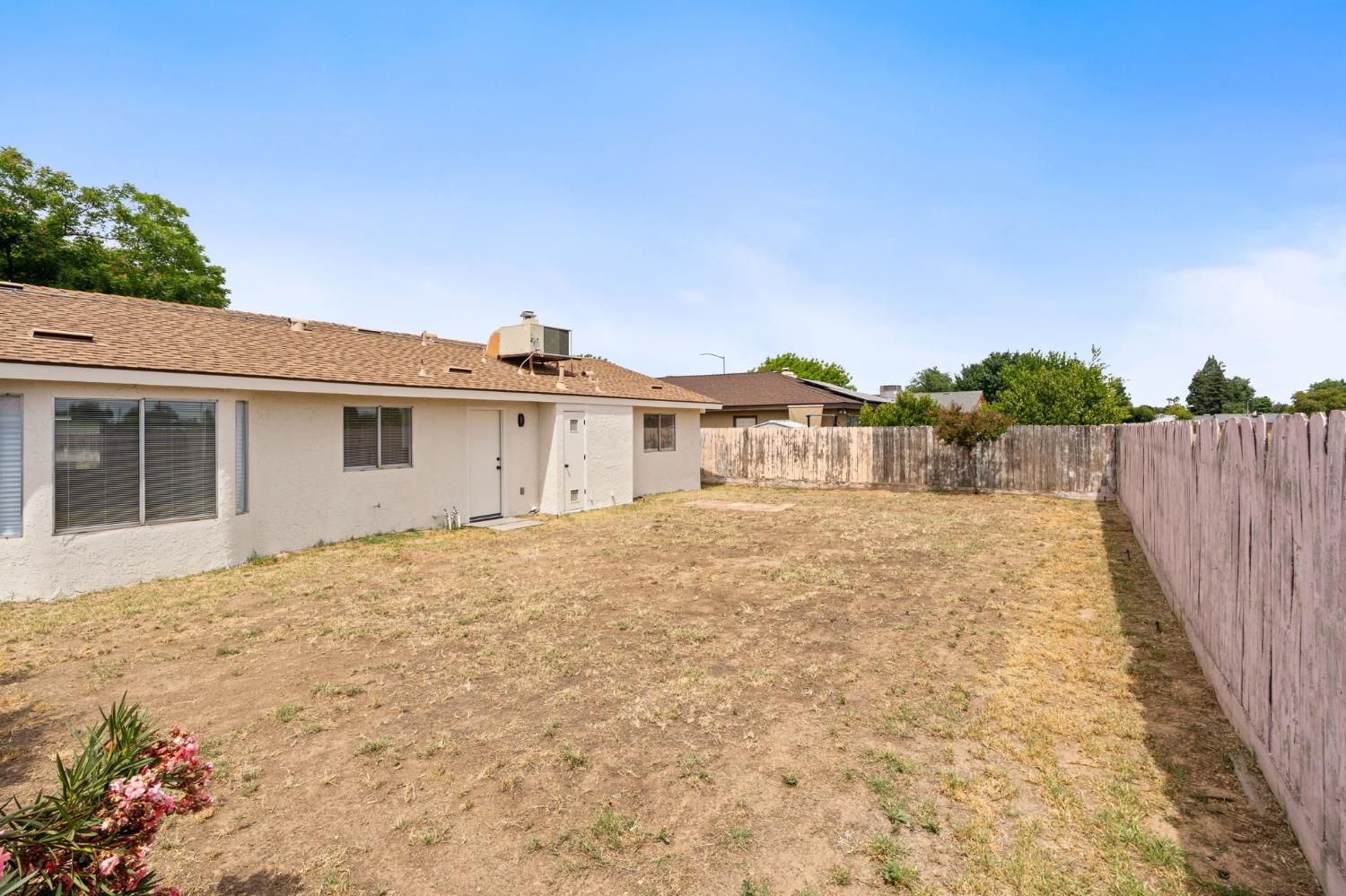 5339 W Swift Ave, Fresno, CA 93722