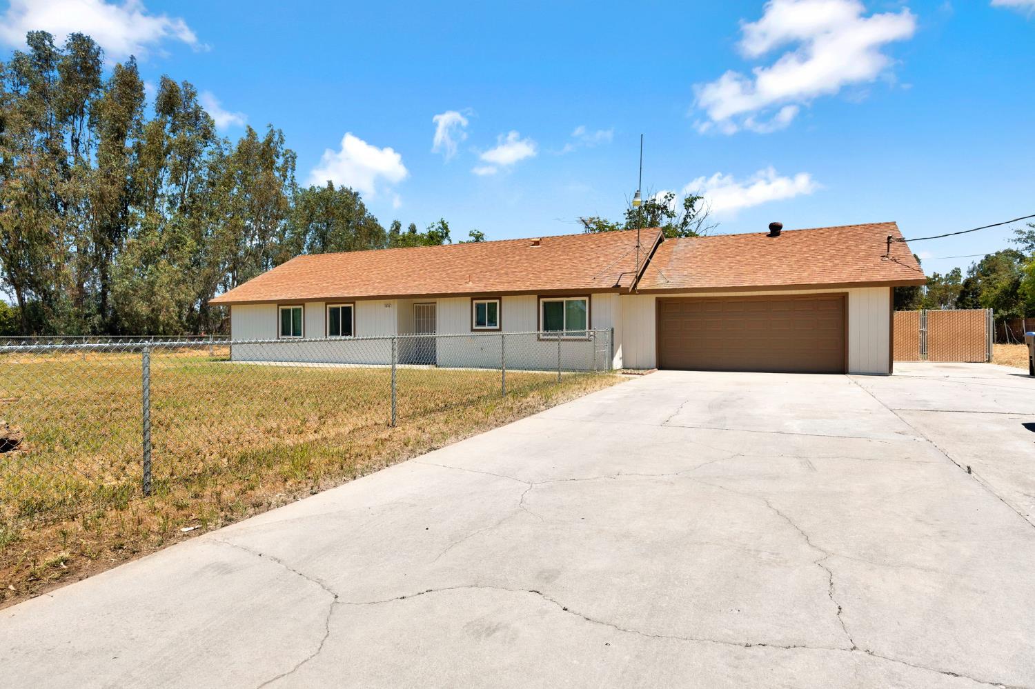 17563 Road 25, Madera, CA 93638