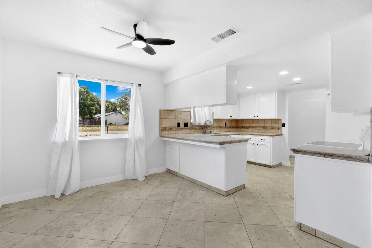 17563 Road 25, Madera, CA 93638