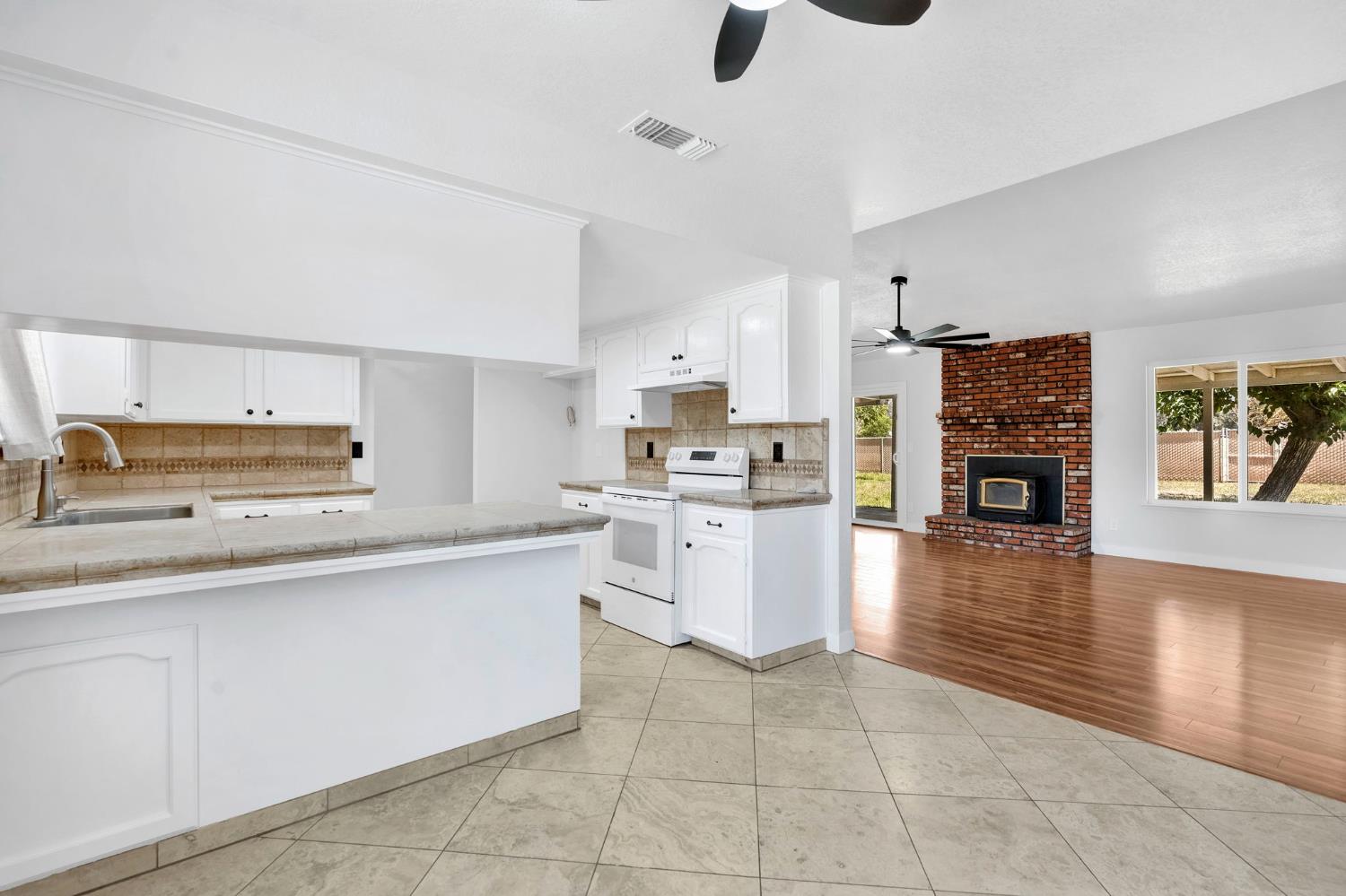 17563 Road 25, Madera, CA 93638