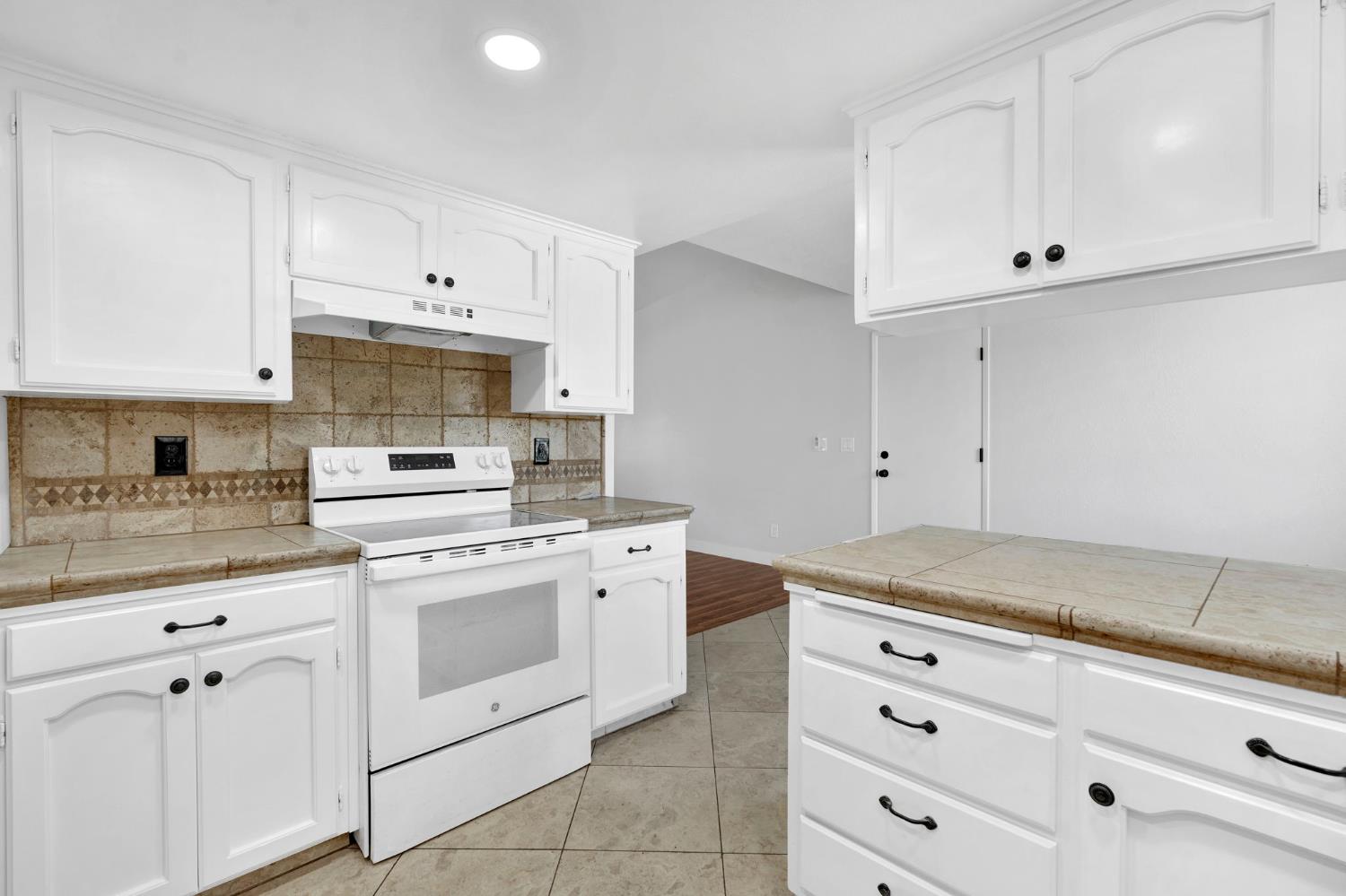 17563 Road 25, Madera, CA 93638