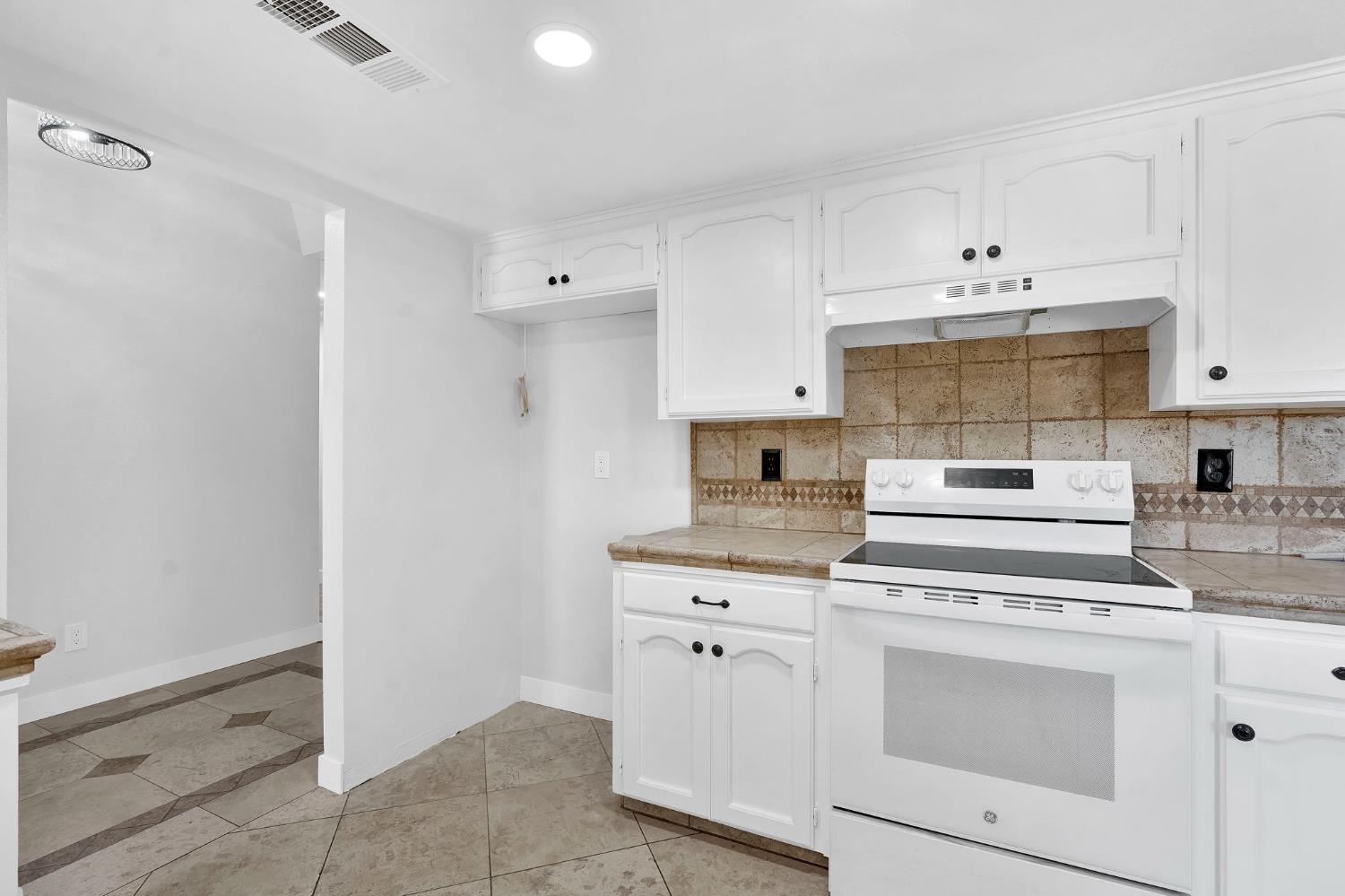 17563 Road 25, Madera, CA 93638