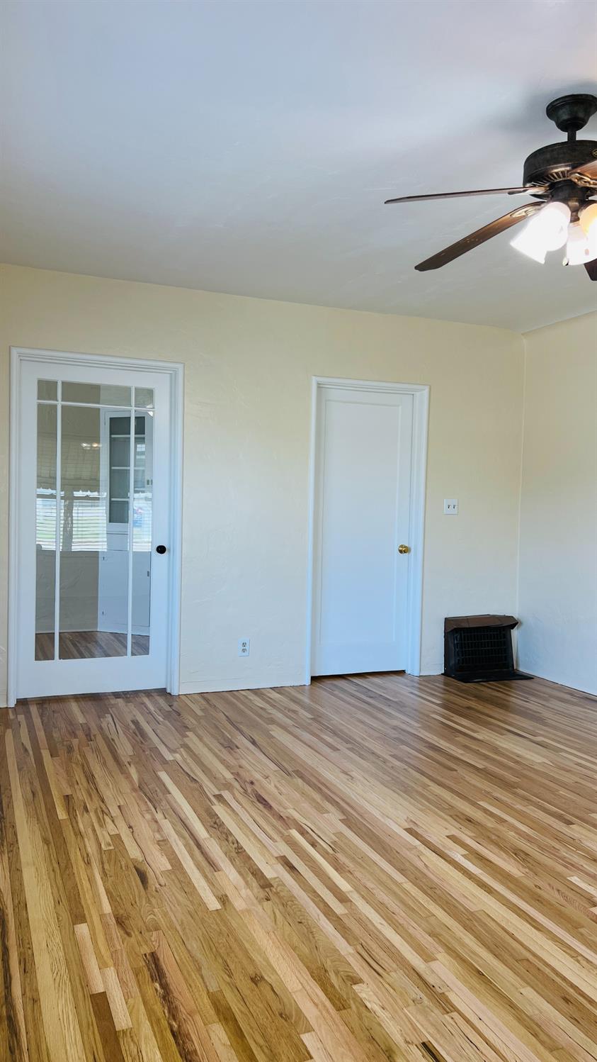 523 W Ivy St, Hanford, CA 93230