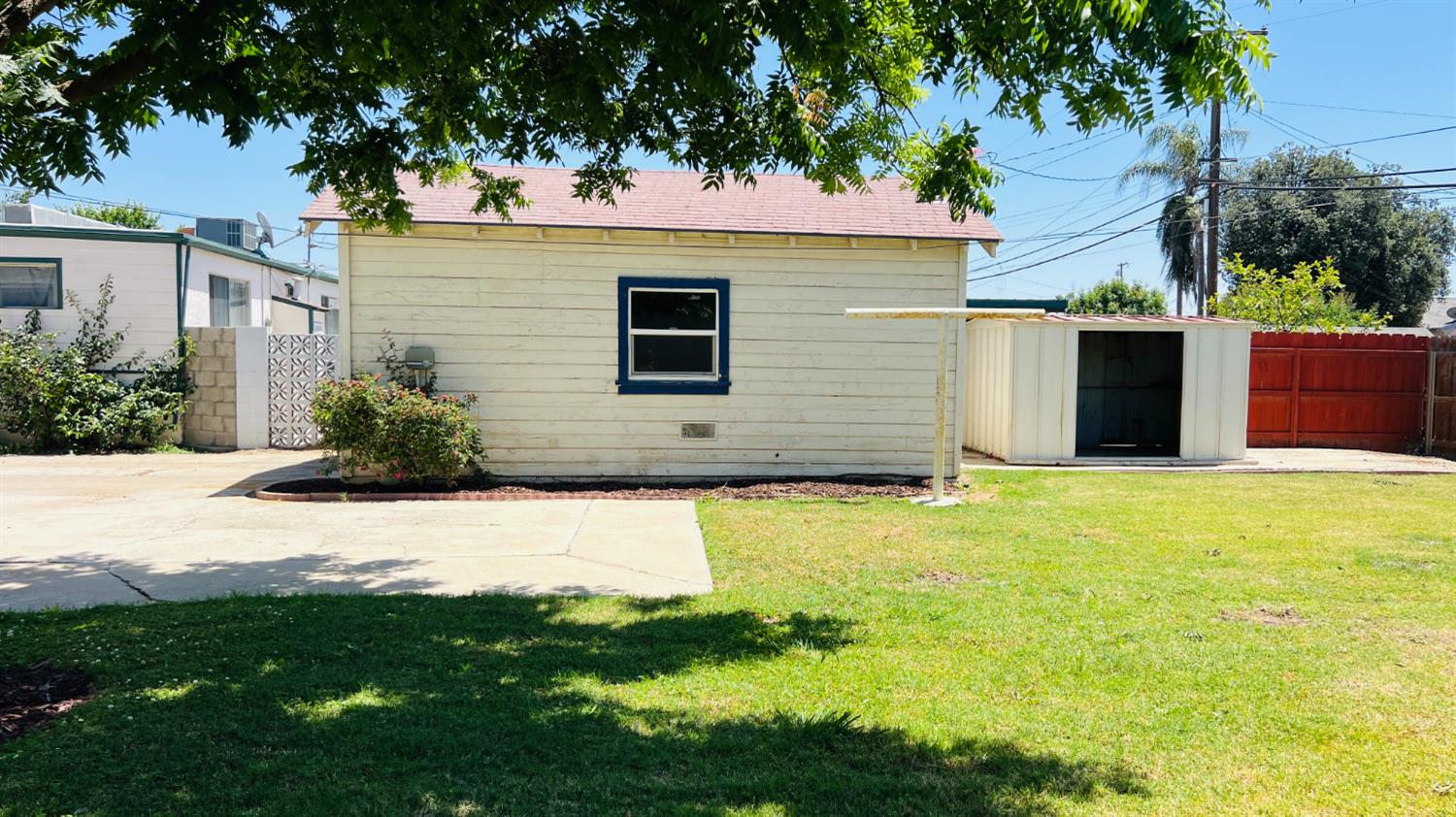523 W Ivy St, Hanford, CA 93230
