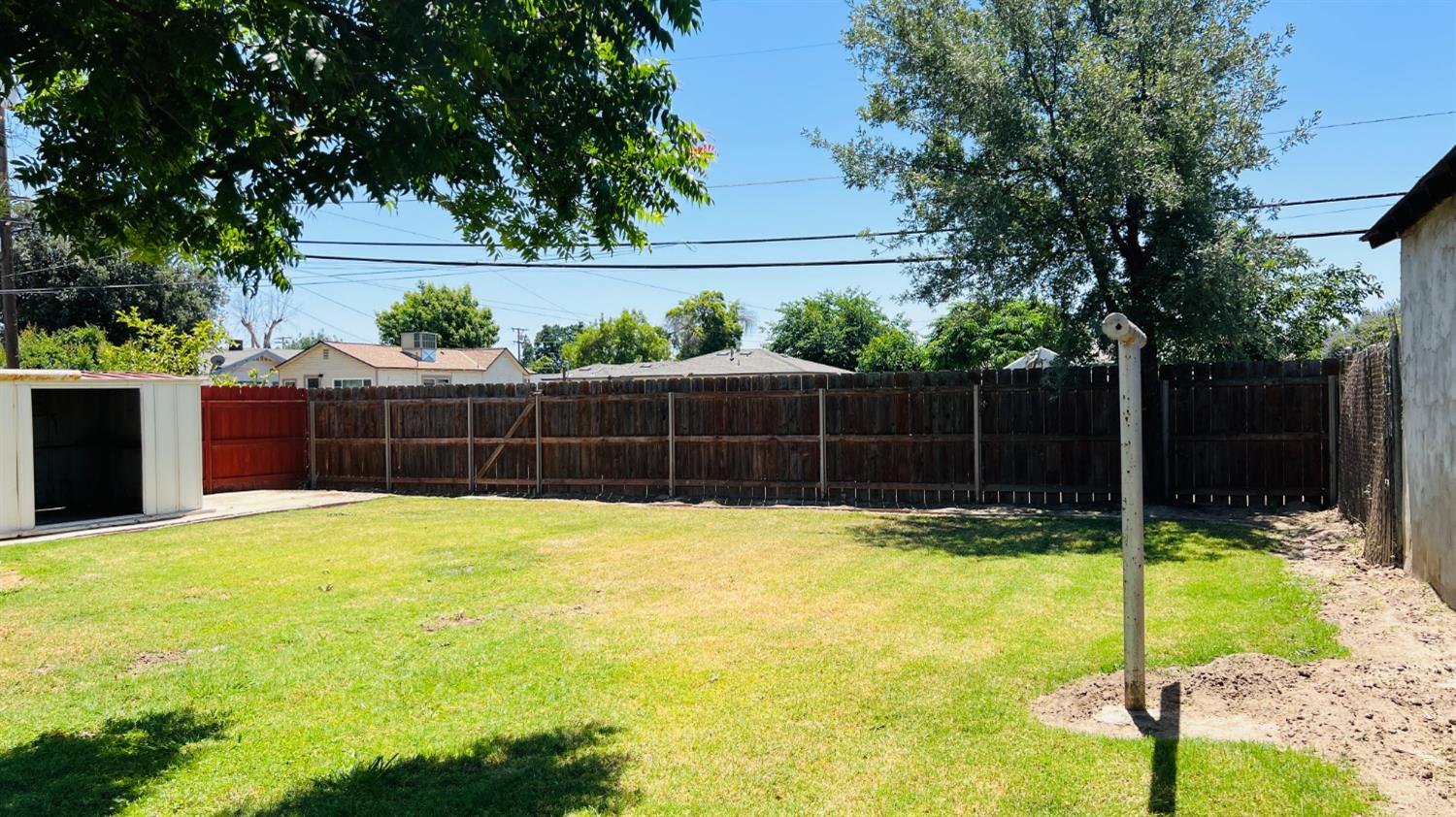 523 W Ivy St, Hanford, CA 93230