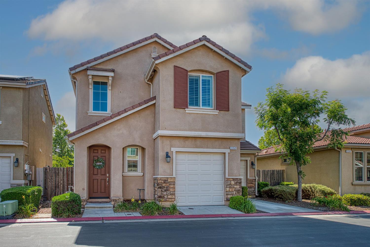 3352 Monterosa Ln, Clovis, CA 93619