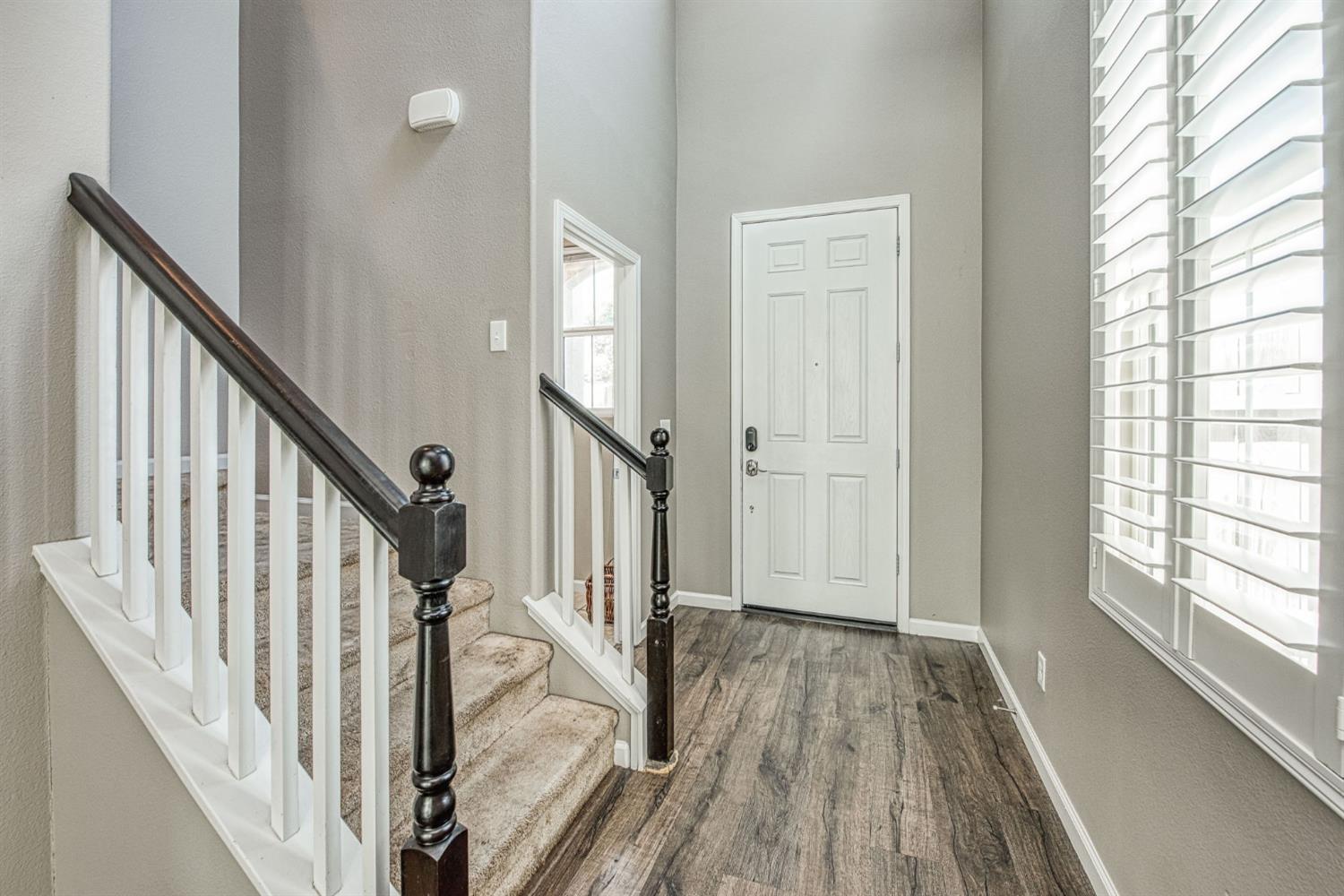 3352 Monterosa Ln, Clovis, CA 93619