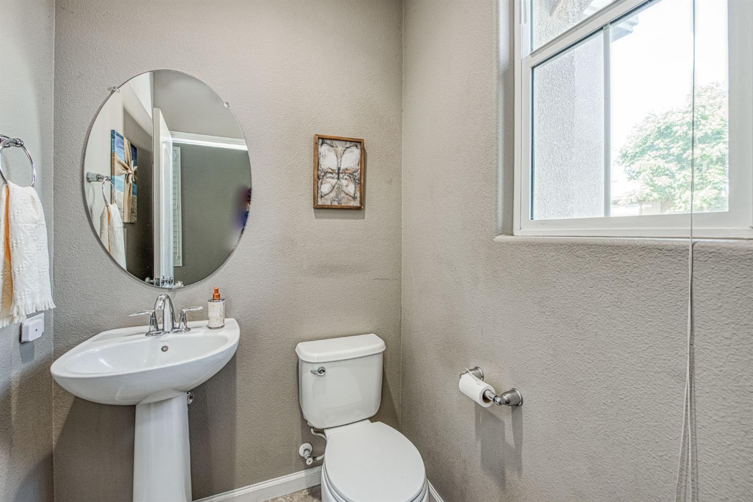 3352 Monterosa Ln, Clovis, CA 93619