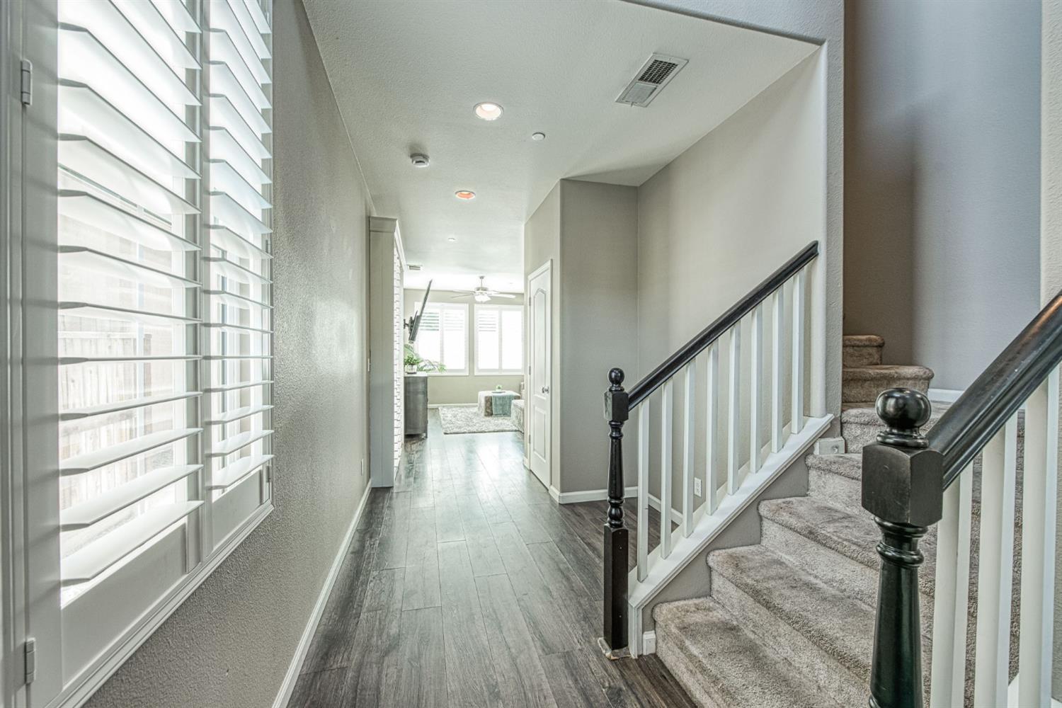 3352 Monterosa Ln, Clovis, CA 93619