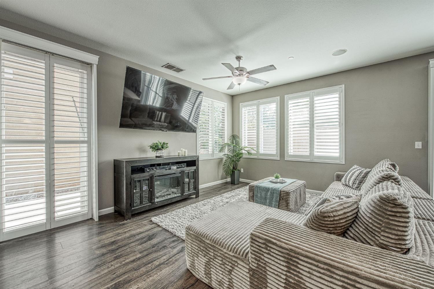 3352 Monterosa Ln, Clovis, CA 93619
