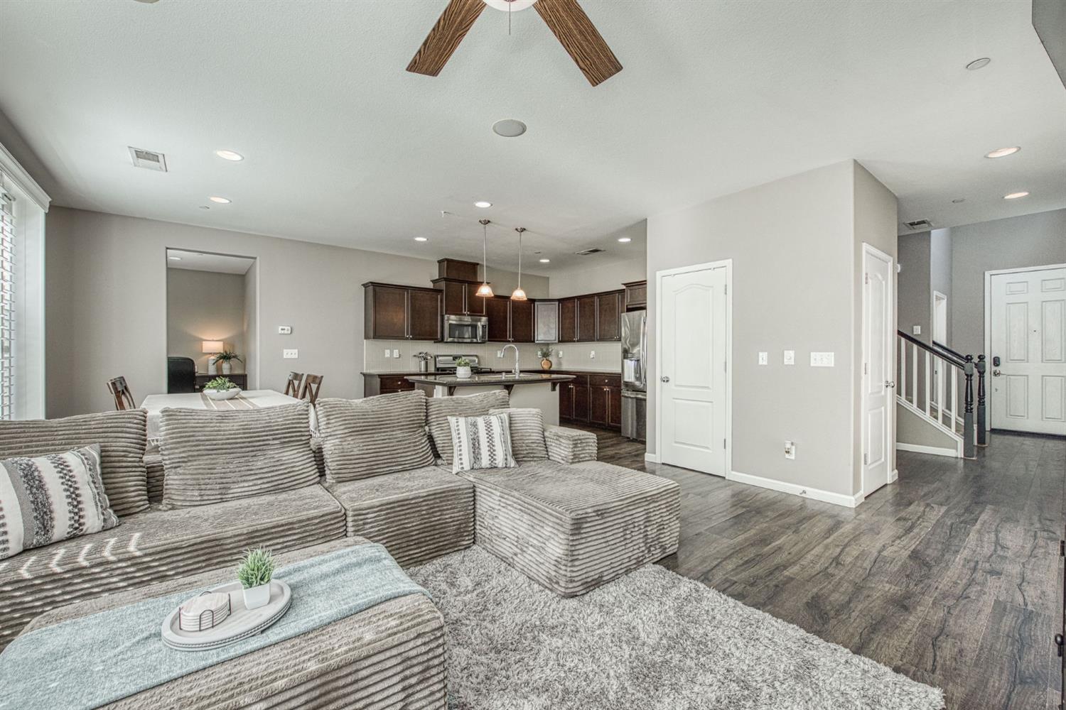 3352 Monterosa Ln, Clovis, CA 93619
