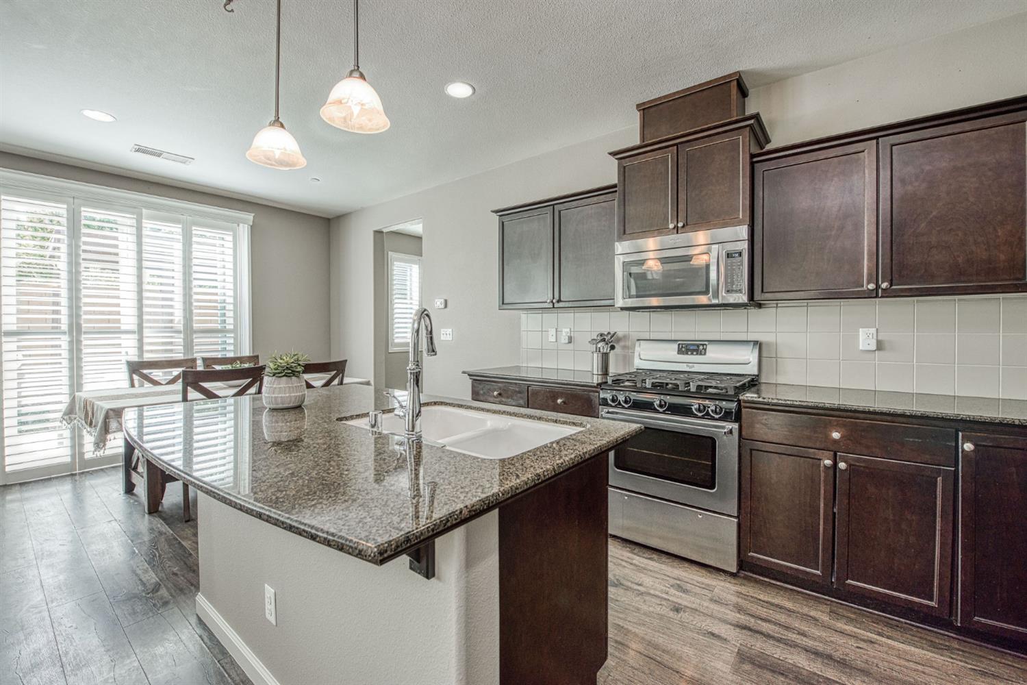 3352 Monterosa Ln, Clovis, CA 93619