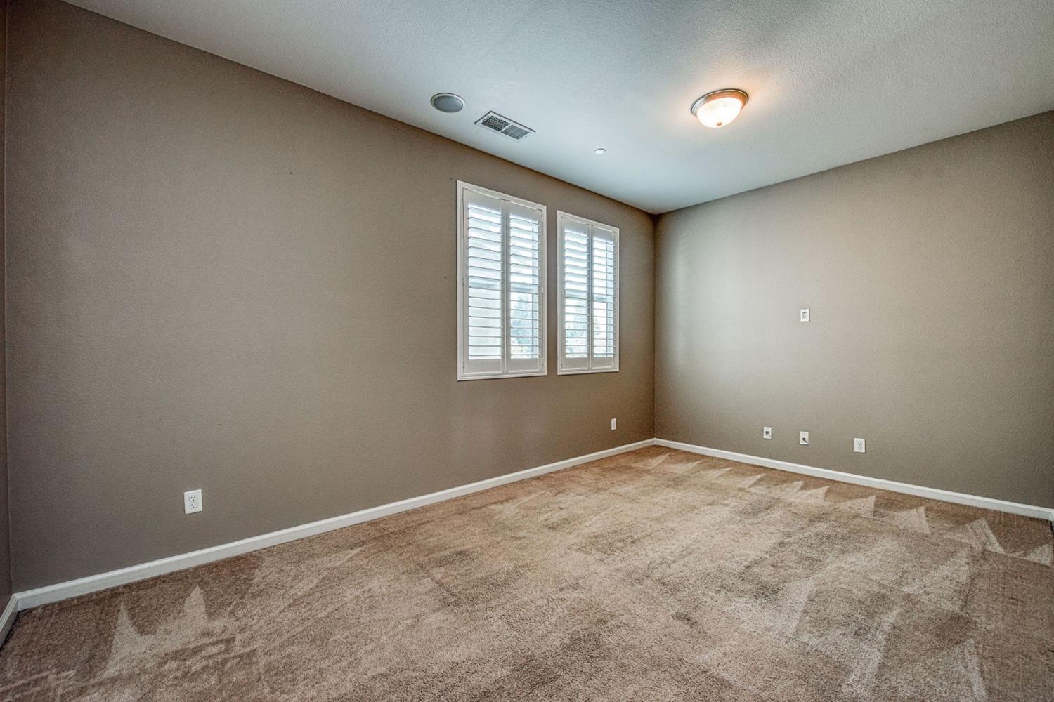 3352 Monterosa Ln, Clovis, CA 93619