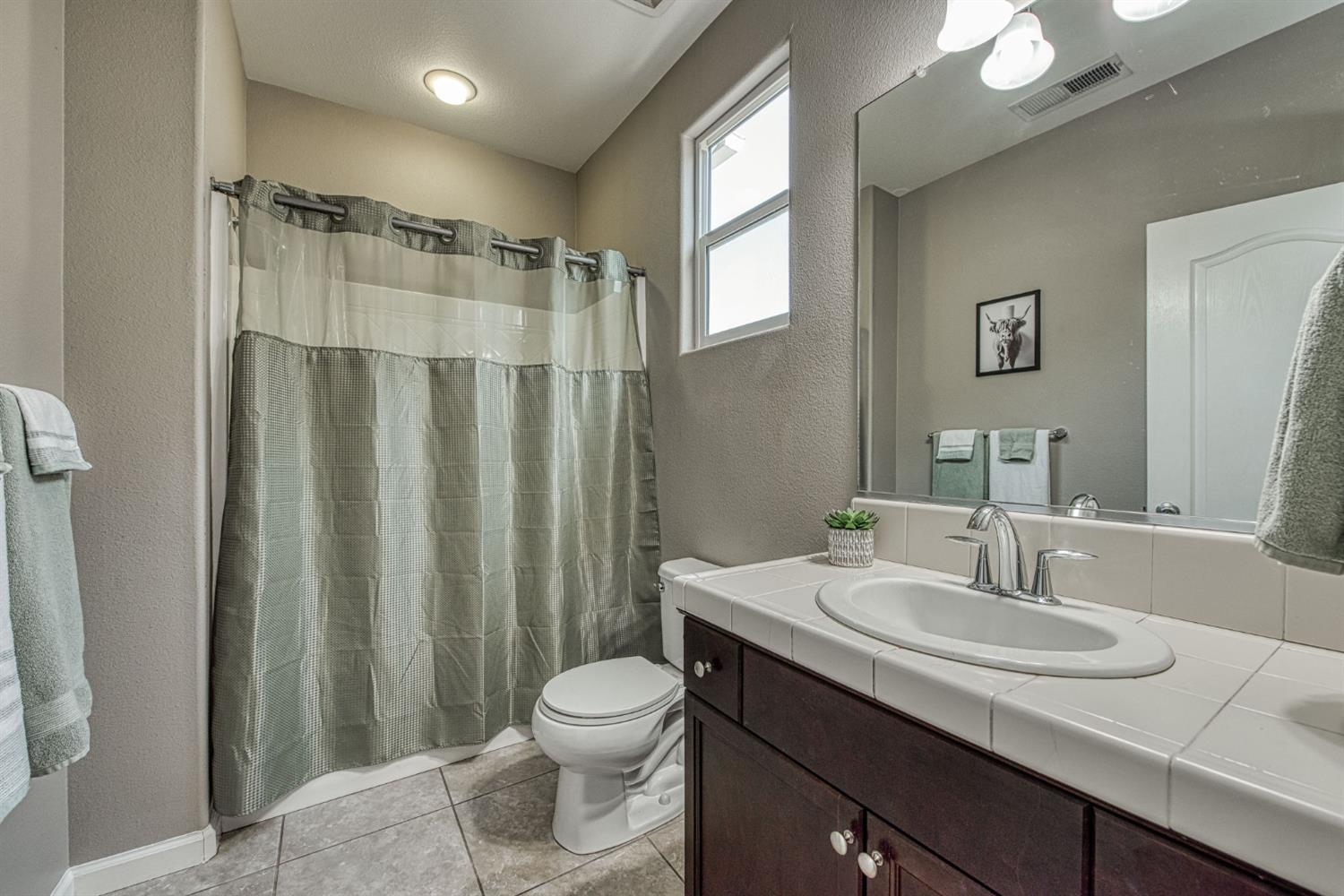 3352 Monterosa Ln, Clovis, CA 93619