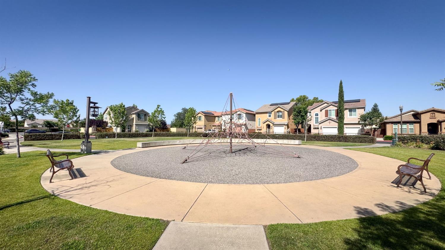 3352 Monterosa Ln, Clovis, CA 93619