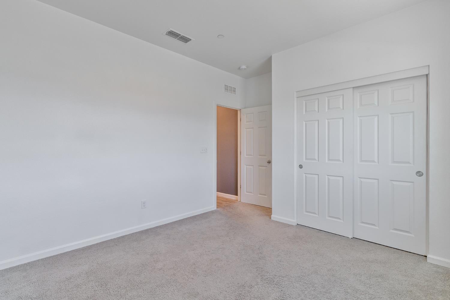 6704 E Dwight Way Ave, Fresno, CA 93727