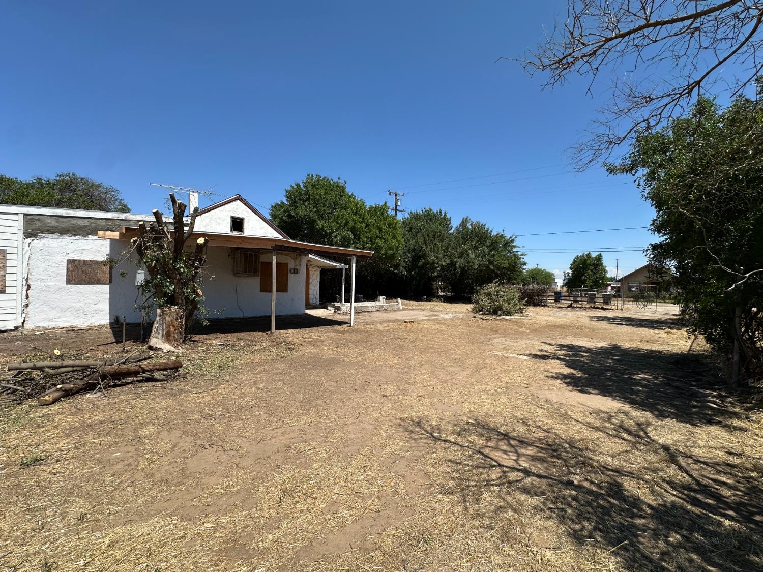 5185 Mission, Fresno, CA 93722