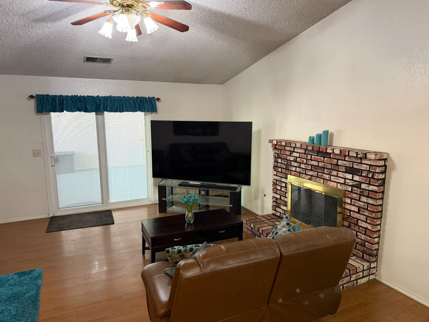 3383 N Forestiere Ave, Fresno, CA 93722
