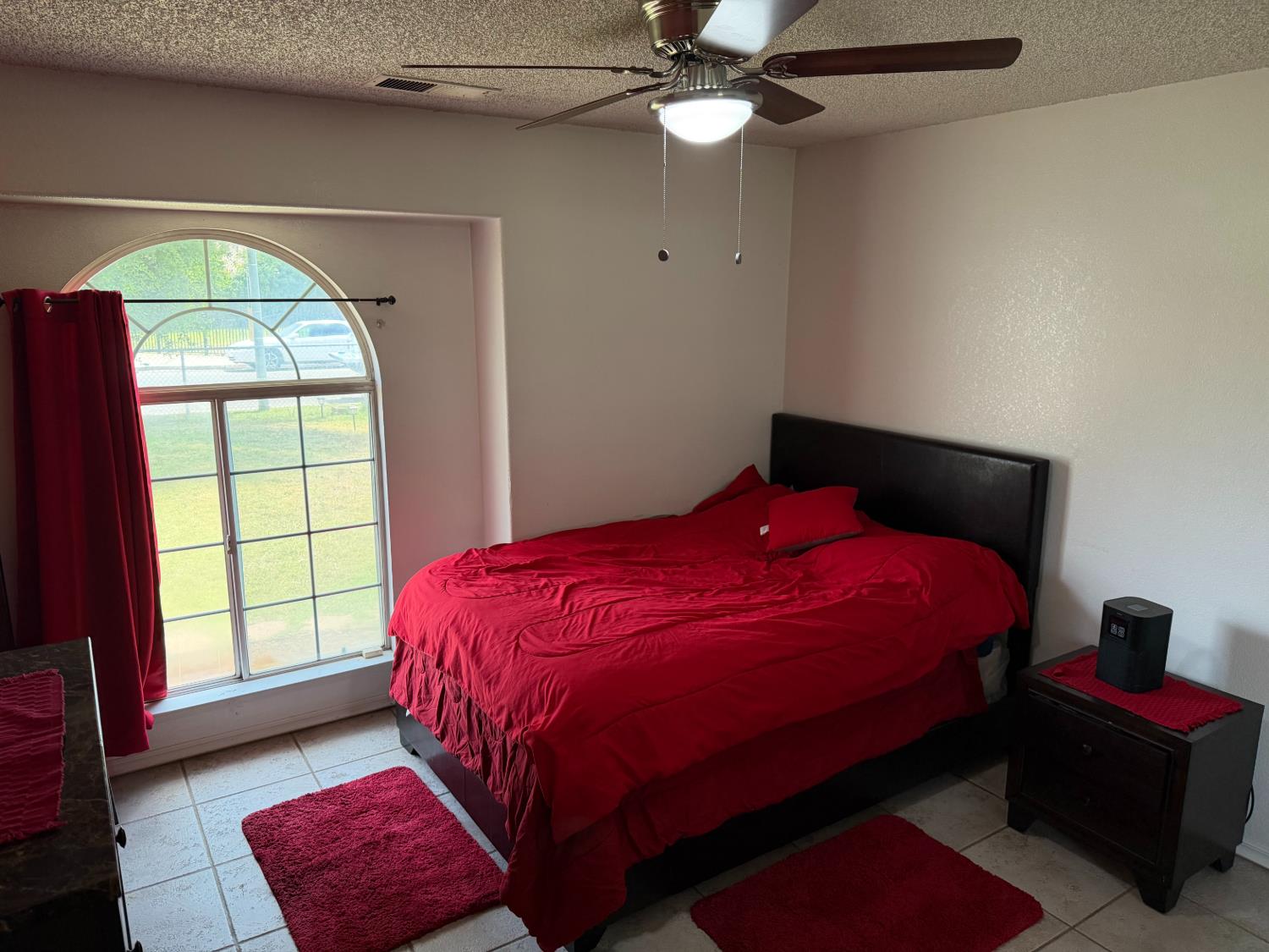 3383 N Forestiere Ave, Fresno, CA 93722