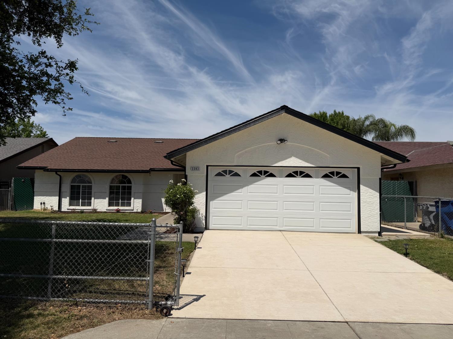 3383 N Forestiere Ave, Fresno, CA 93722