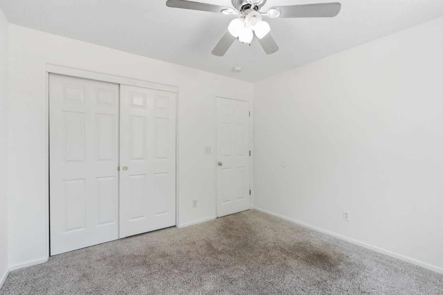 6123 E Hampton Way, Fresno, CA 93727