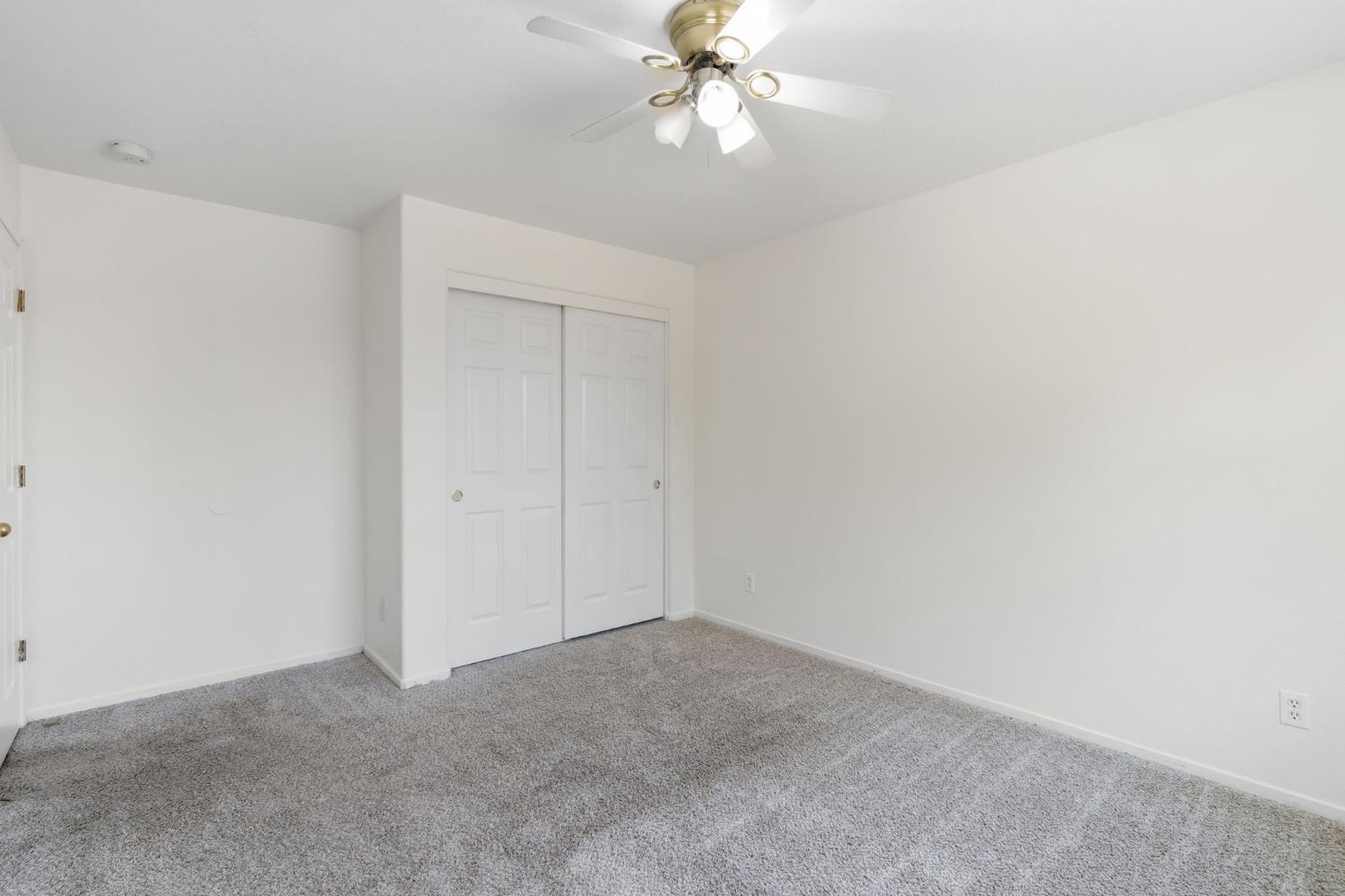 6123 E Hampton Way, Fresno, CA 93727