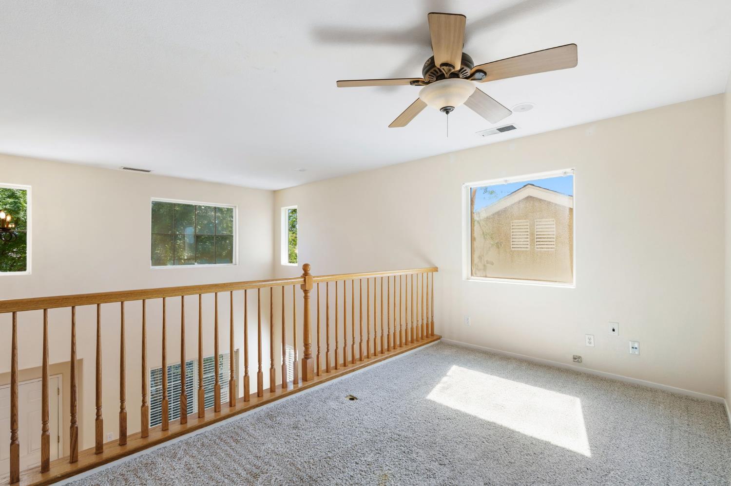 6123 E Hampton Way, Fresno, CA 93727