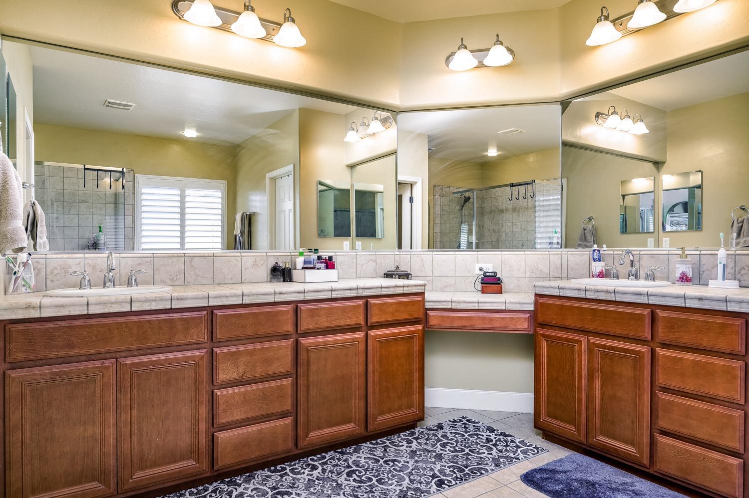 7263 E Redlands Ave, Fresno, CA 93737