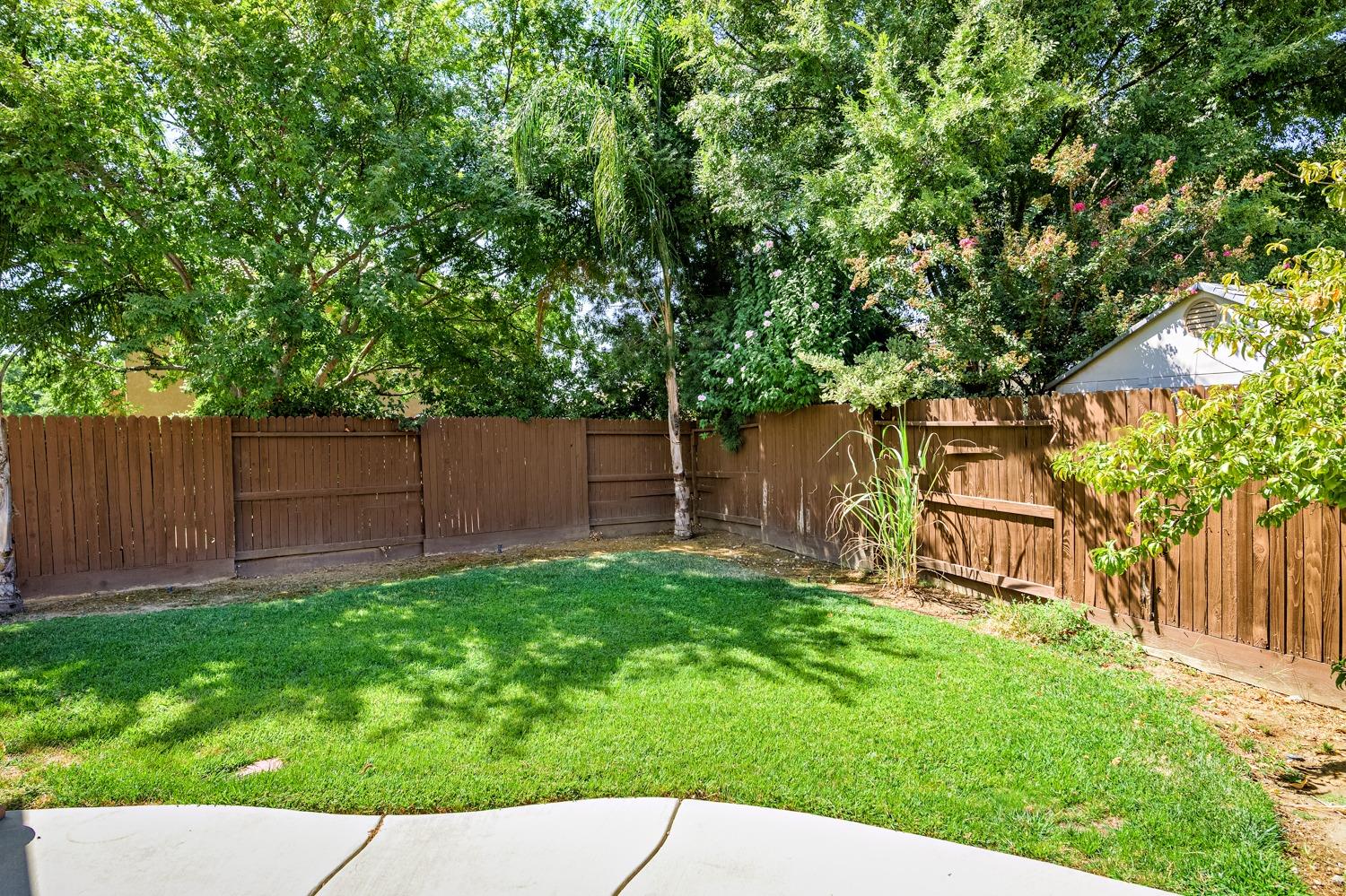 7263 E Redlands Ave, Fresno, CA 93737