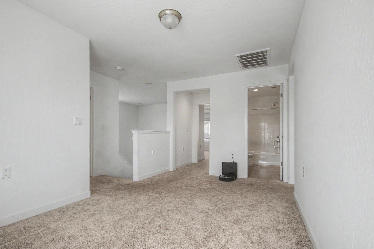 1183 Ponderosa Way W, Madera, CA 93636