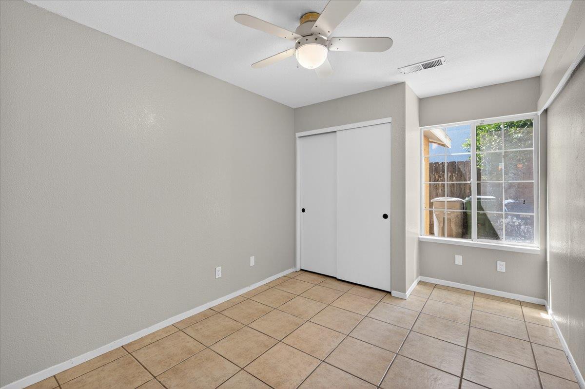 1181 N Matthew Ave, Farmersville, CA 93223