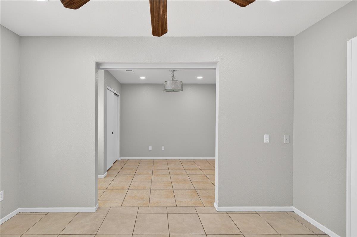 1181 N Matthew Ave, Farmersville, CA 93223