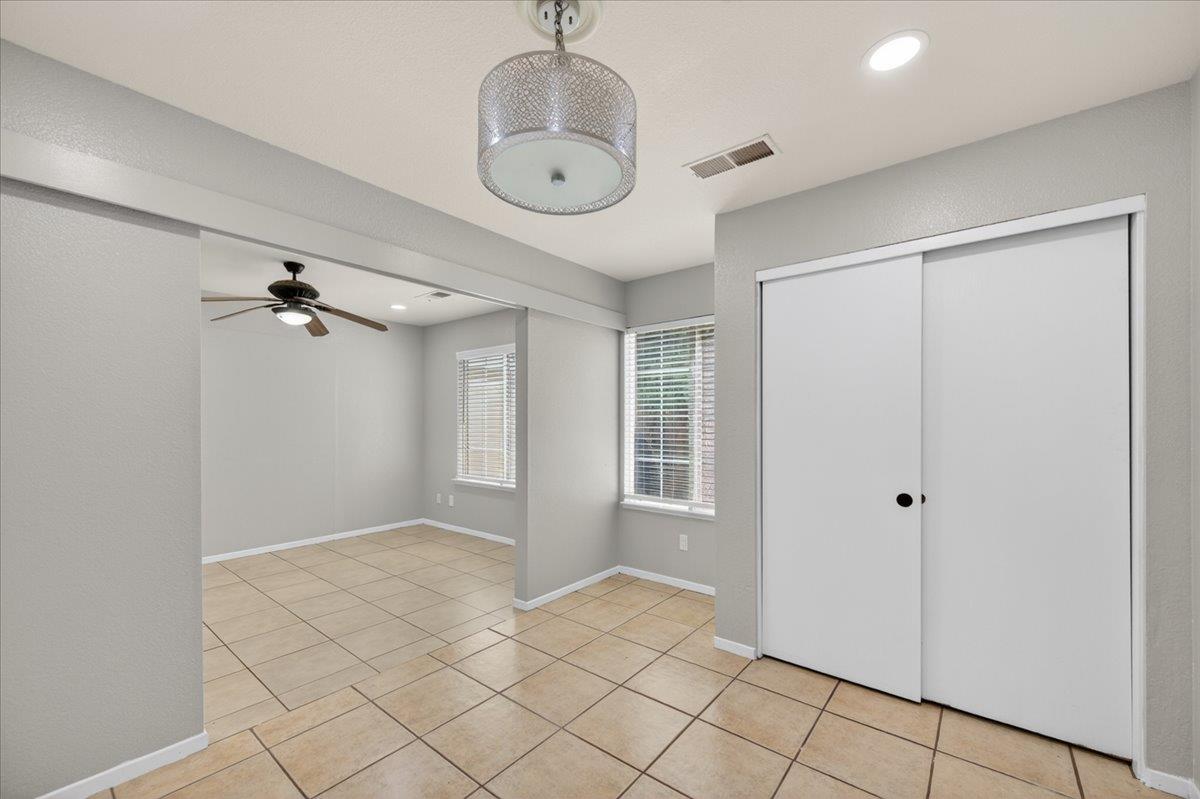 1181 N Matthew Ave, Farmersville, CA 93223